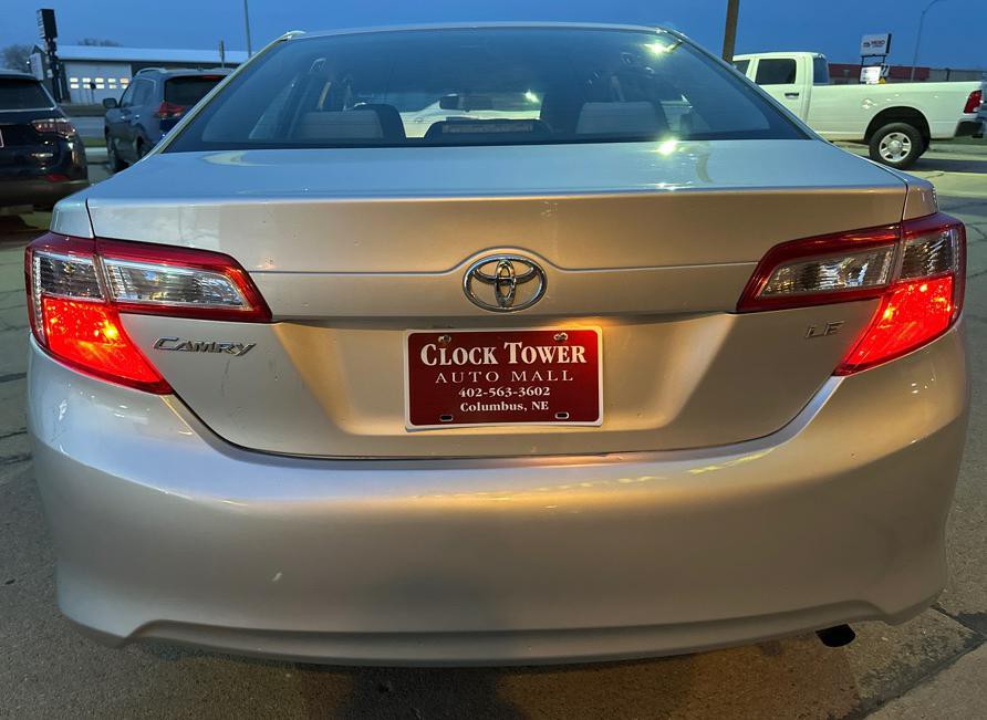 2012 Toyota Camry Image 6