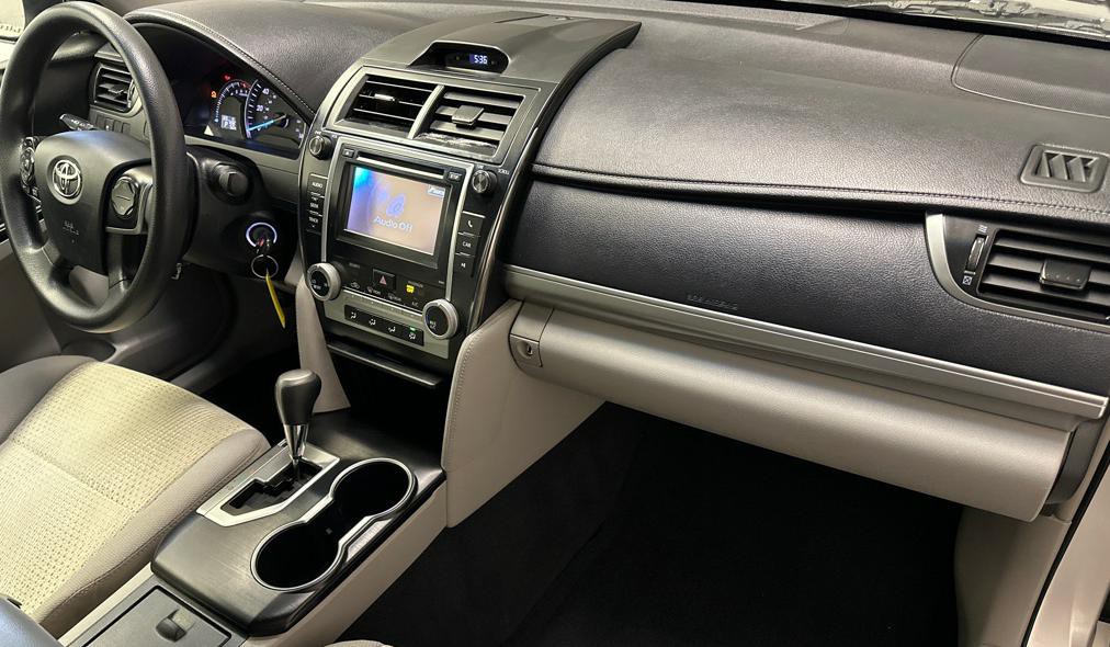 2012 Toyota Camry Image 7