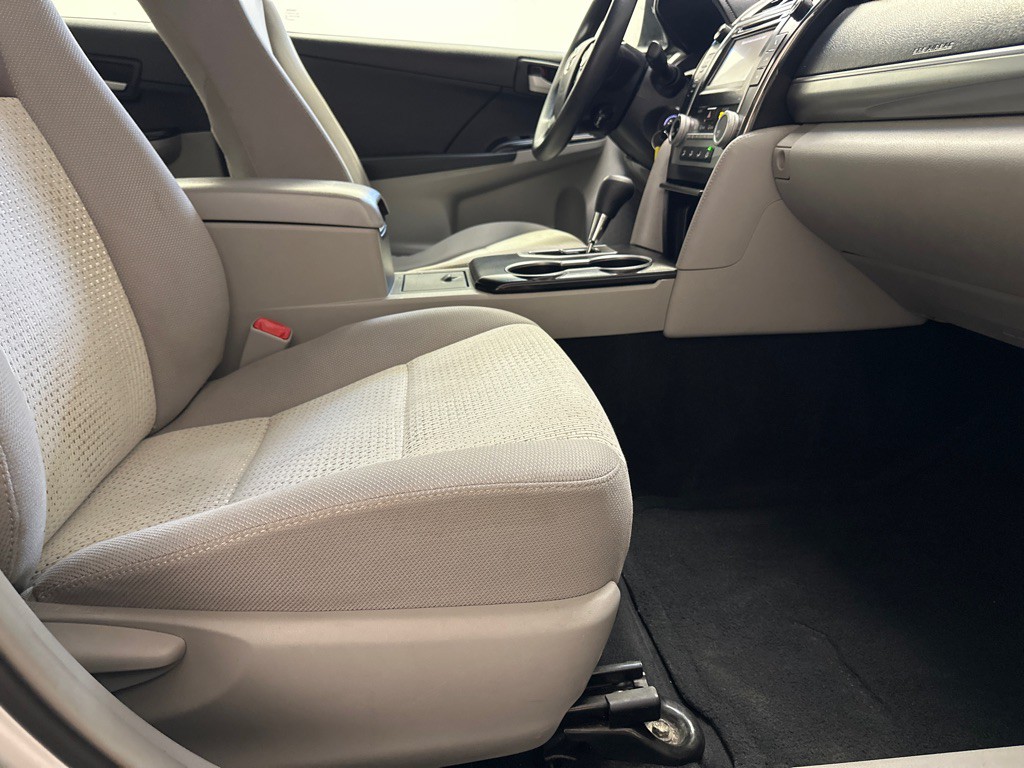 2012 Toyota Camry Image 10