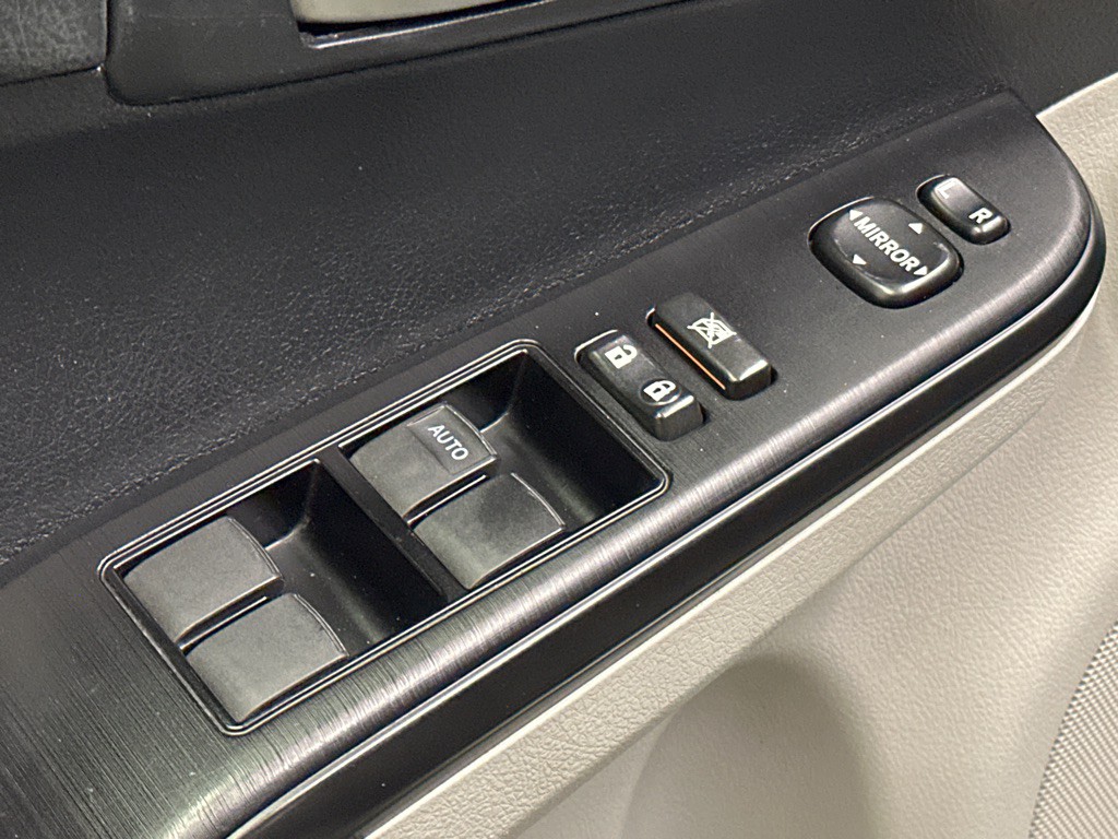 2012 Toyota Camry Image 12