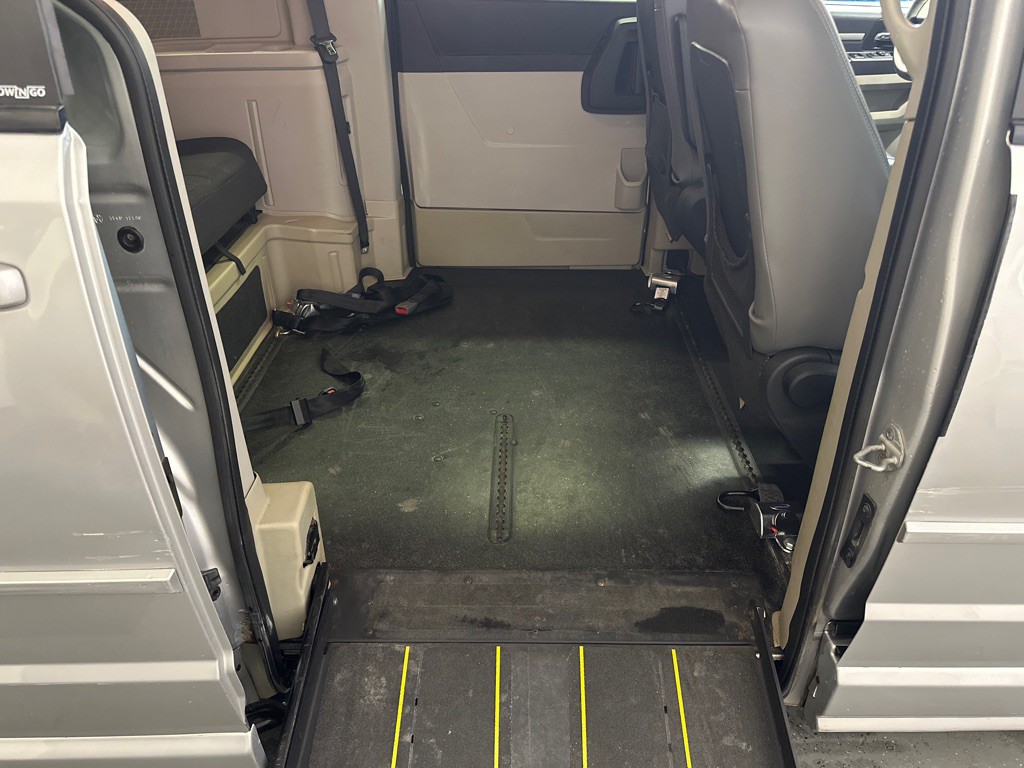 2010 Dodge Grand Caravan Image 11