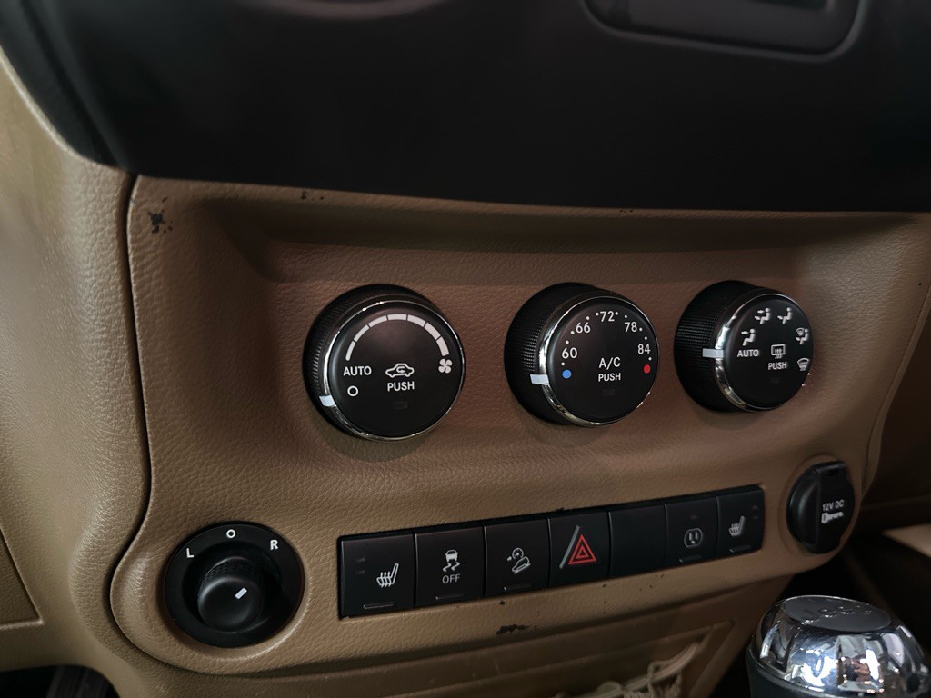 2015 Jeep Wrangler Unlimited Image 16