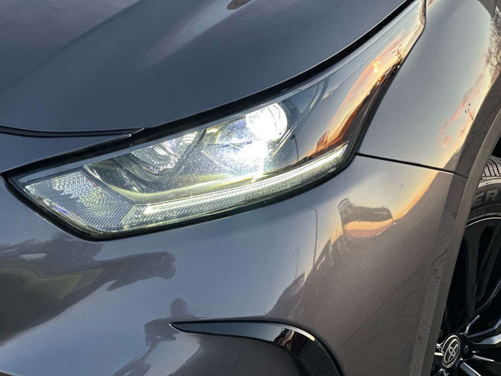 2023 Toyota Highlander Image 2