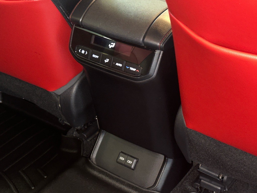2023 Toyota Highlander Image 17