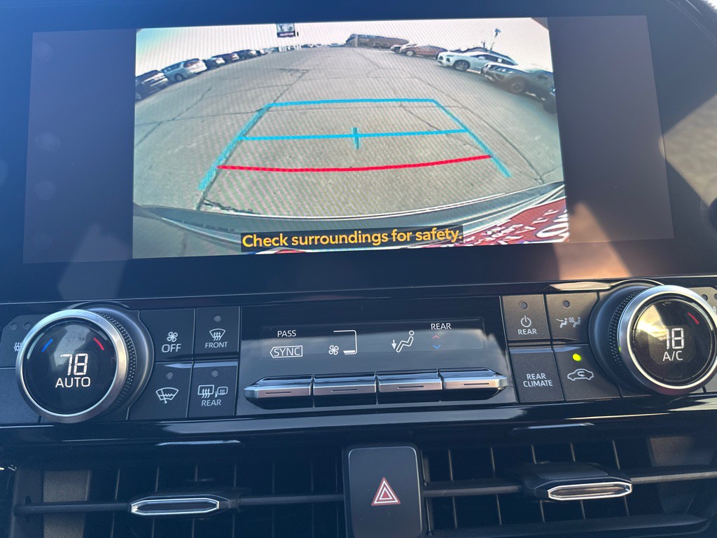 2023 Toyota Highlander Image 38