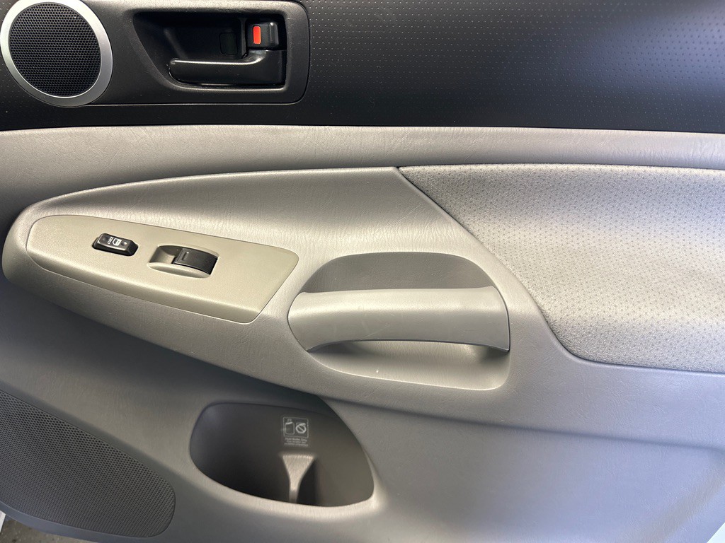 2010 Toyota Tacoma Image 11