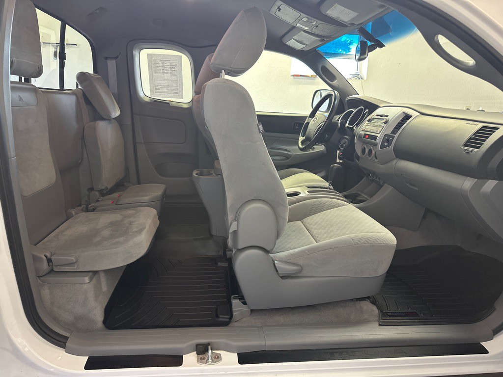 2010 Toyota Tacoma Image 14