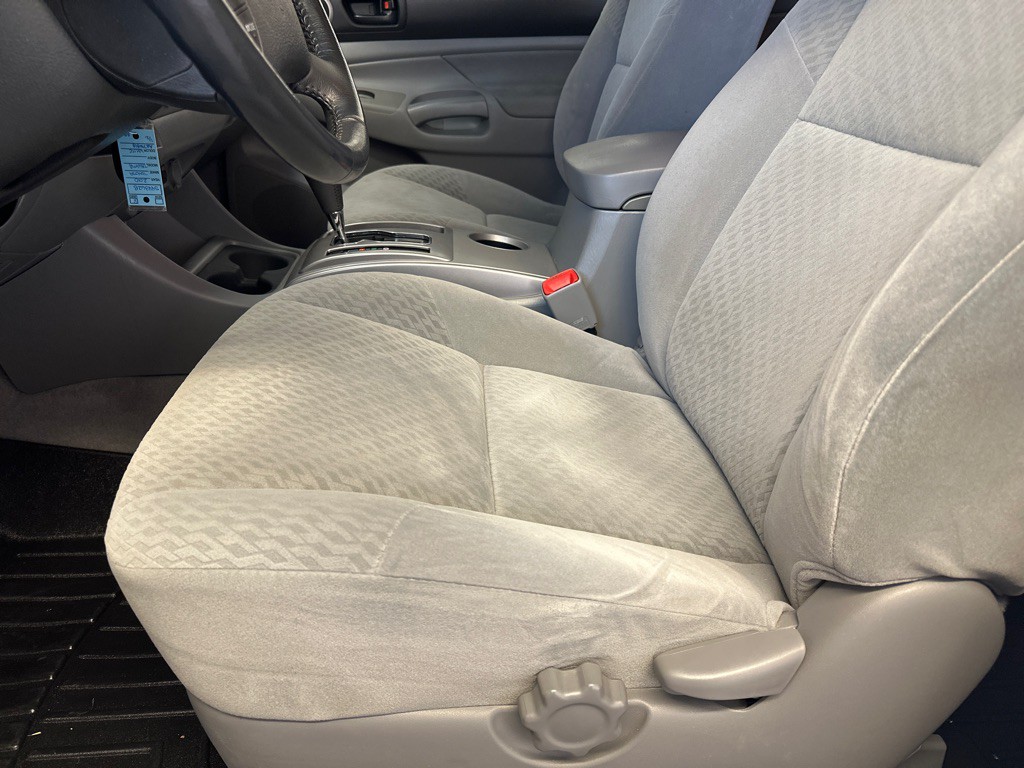 2010 Toyota Tacoma Image 18