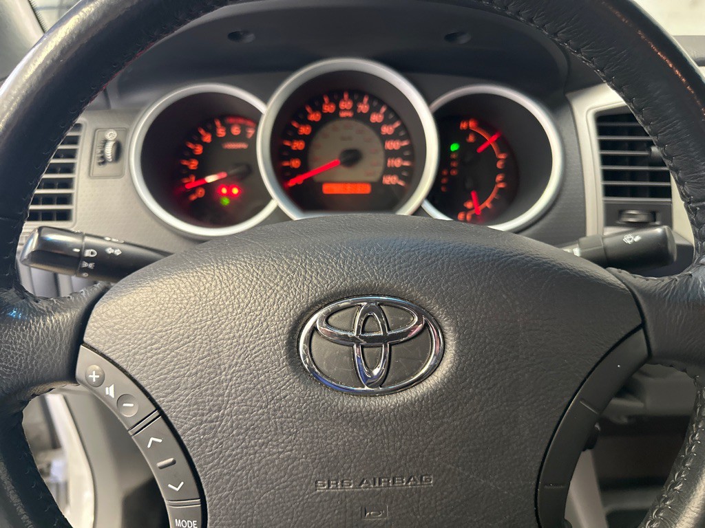 2010 Toyota Tacoma Image 21