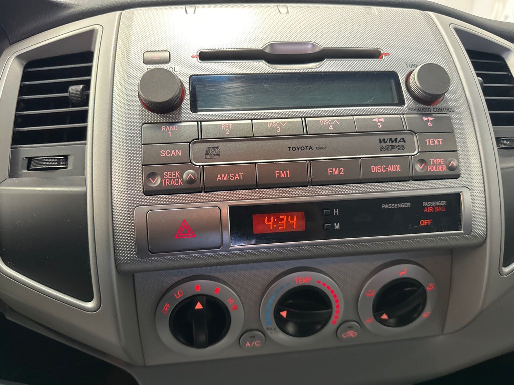 2010 Toyota Tacoma Image 24