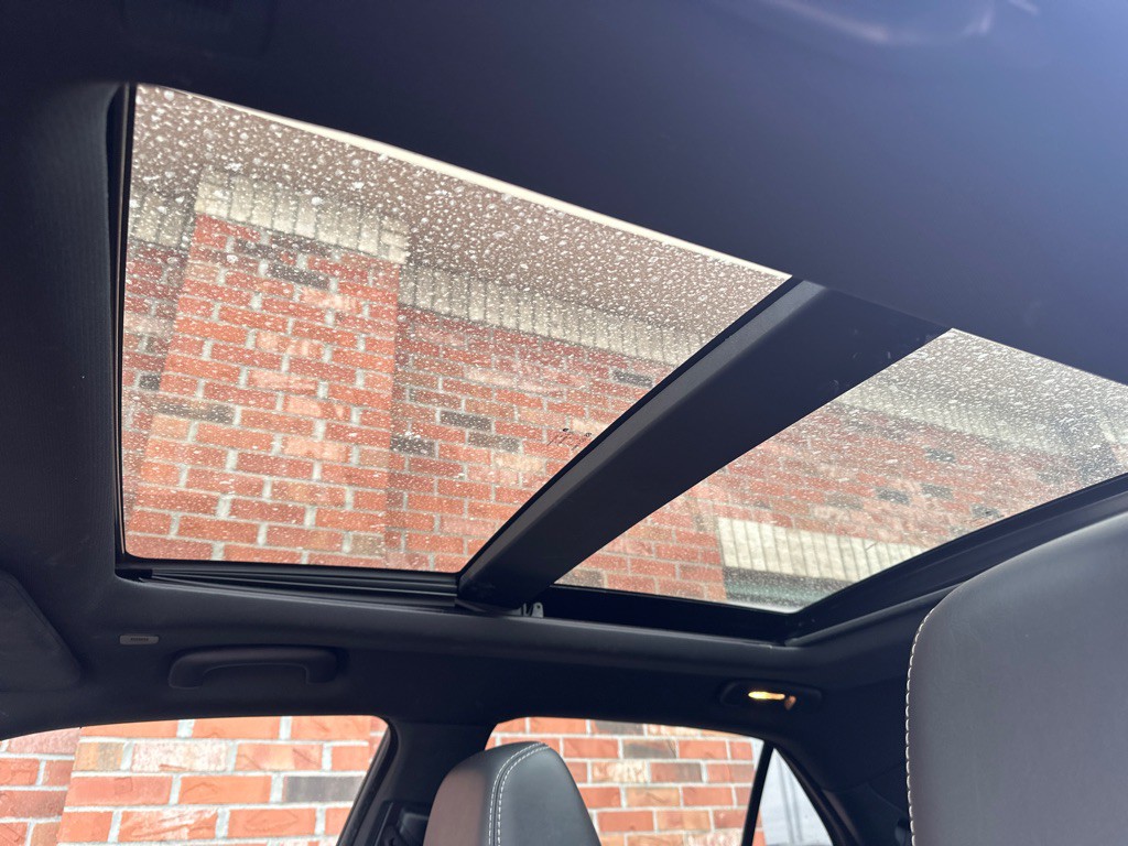 2017 Chrysler 300 Image 19