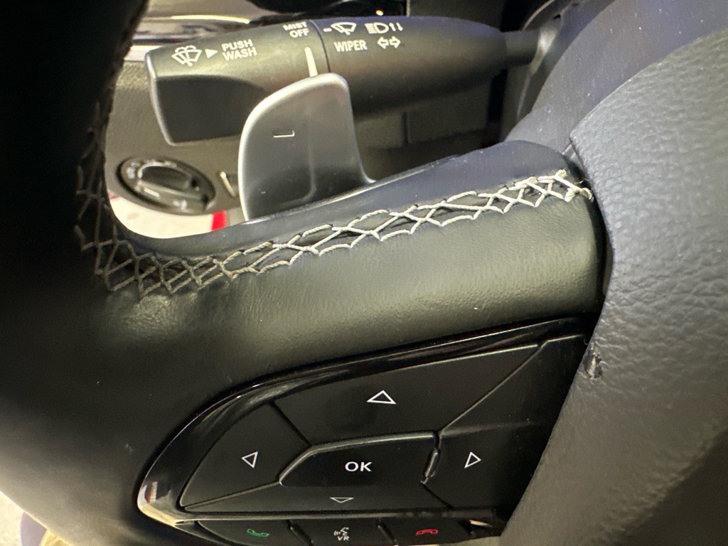 2017 Chrysler 300 Image 23