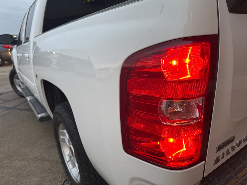 2011 Chevrolet Silverado 1500 Image 9