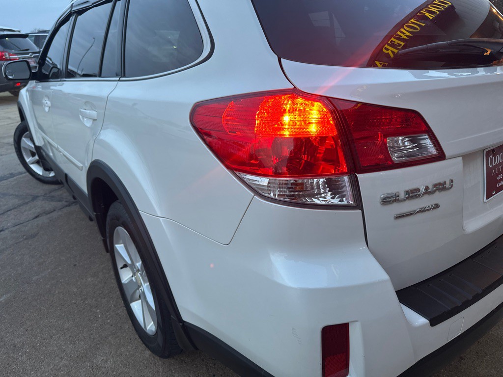 2014 Subaru Outback Image 8