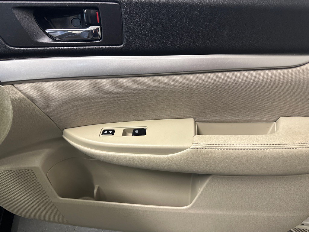 2014 Subaru Outback Image 12