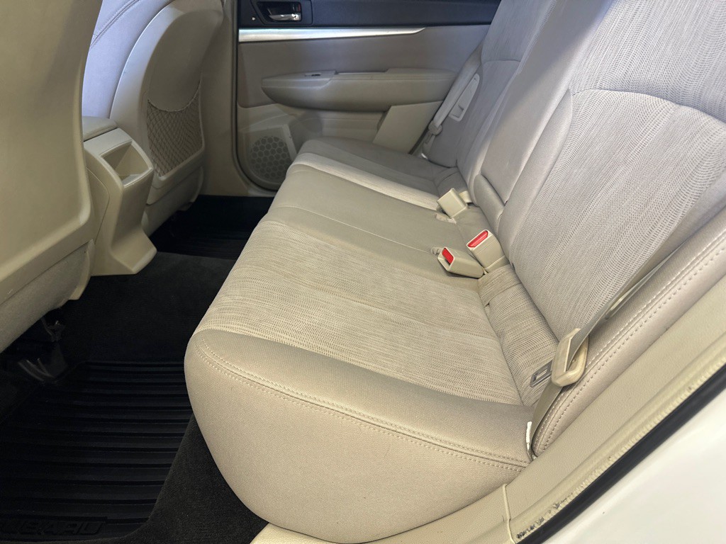2014 Subaru Outback Image 18