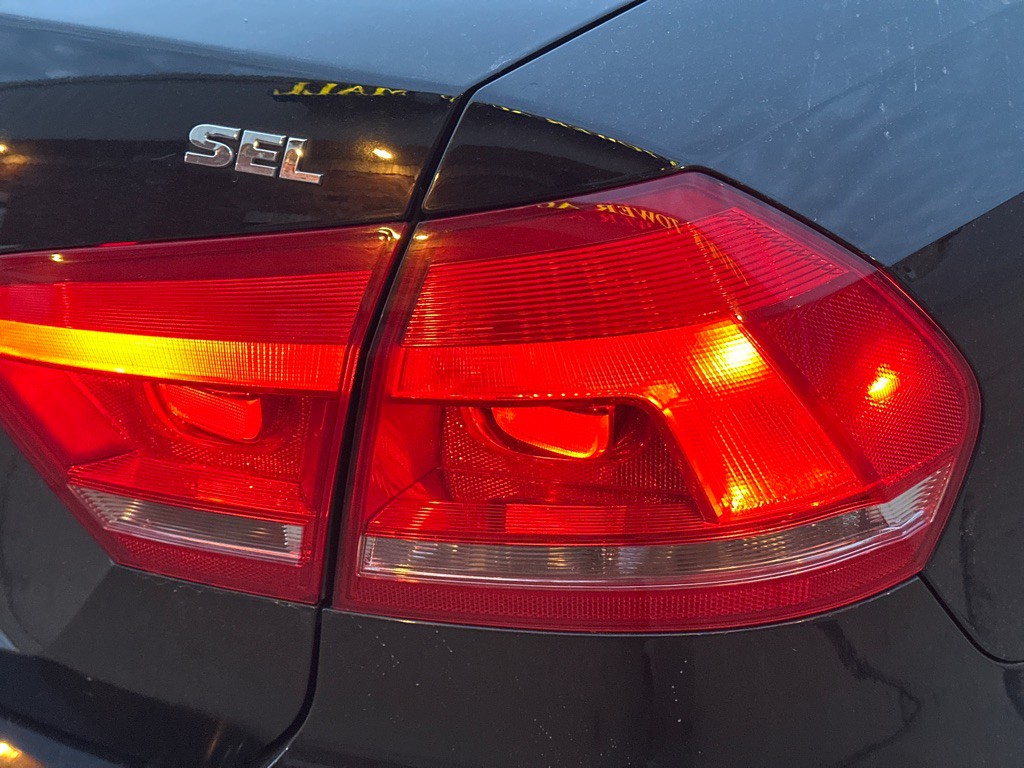 2013 Volkswagen Passat Image 5