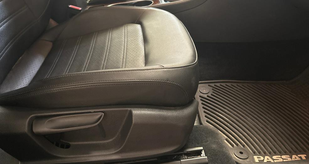 2013 Volkswagen Passat Image 10