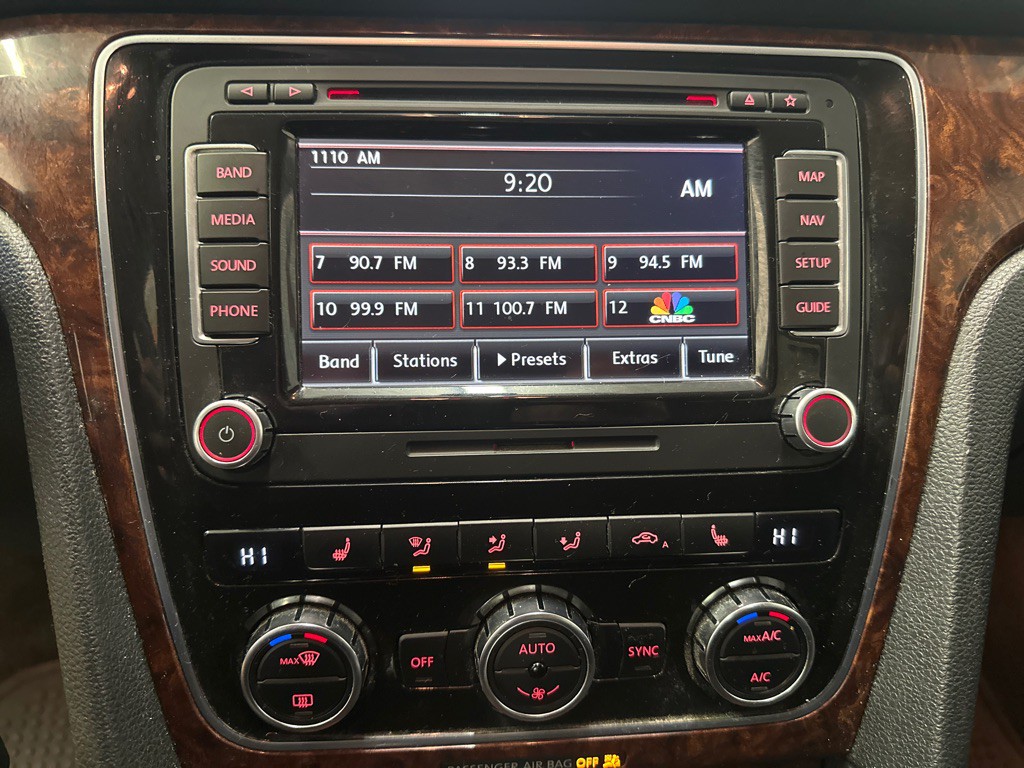 2013 Volkswagen Passat Image 20