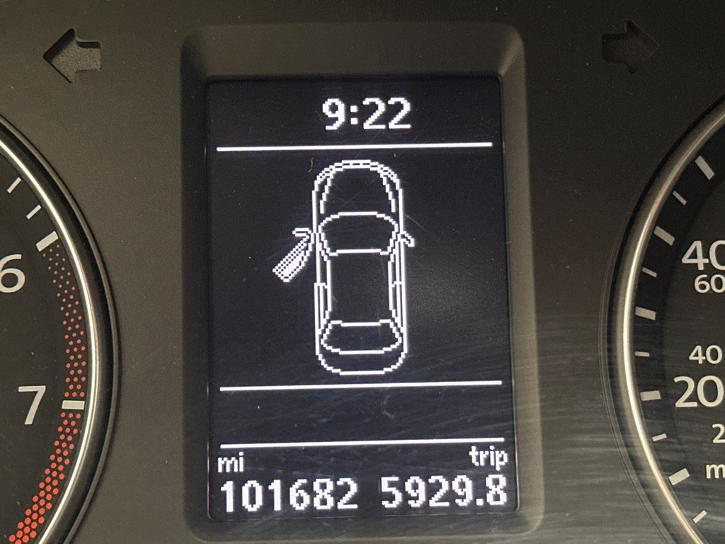 2013 Volkswagen Passat Image 25