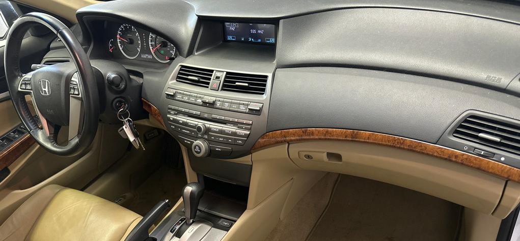 2011 Honda Accord Image 10