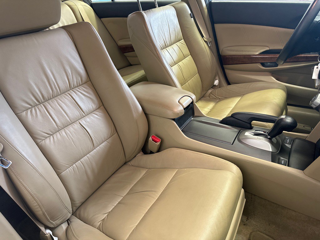 2011 Honda Accord Image 11