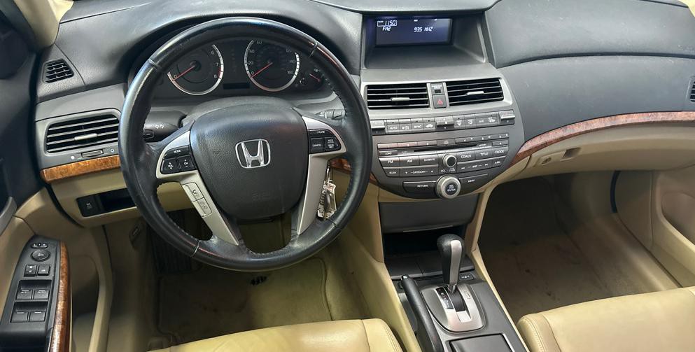 2011 Honda Accord Image 18