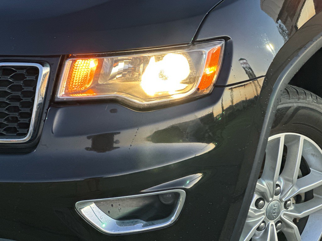 2017 Jeep Grand Cherokee Image 3