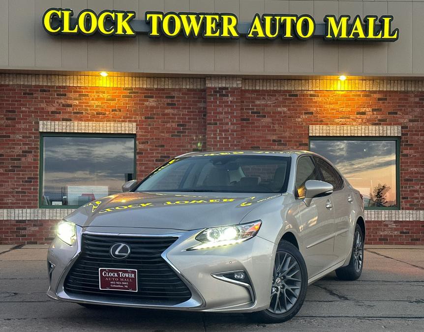 2018 Lexus ES Image 1