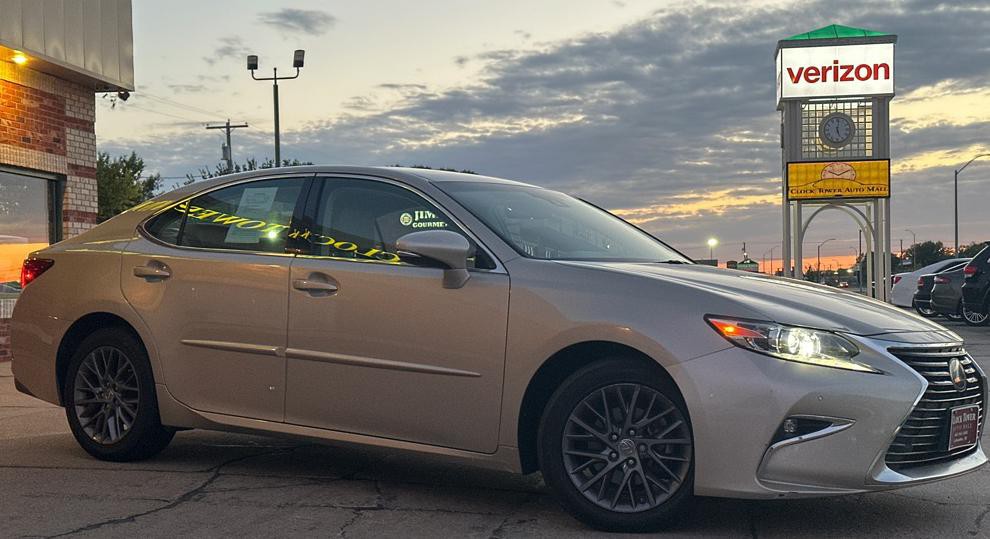 2018 Lexus ES Image 6