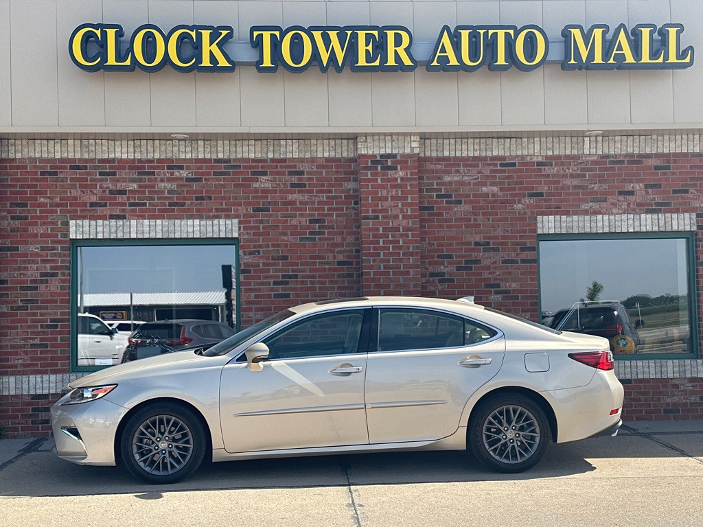 2018 Lexus ES Image 10