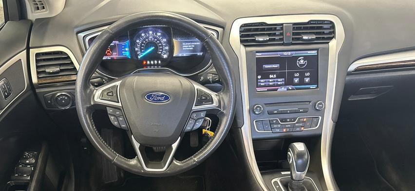 2016 Ford Fusion Image 19