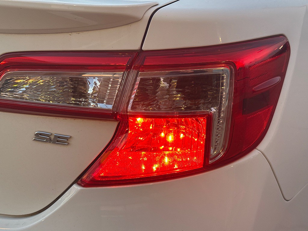 2013 Toyota Camry Image 6