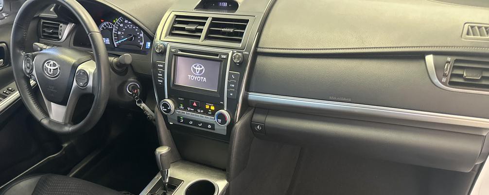 2013 Toyota Camry Image 10