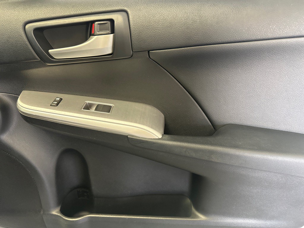 2013 Toyota Camry Image 12