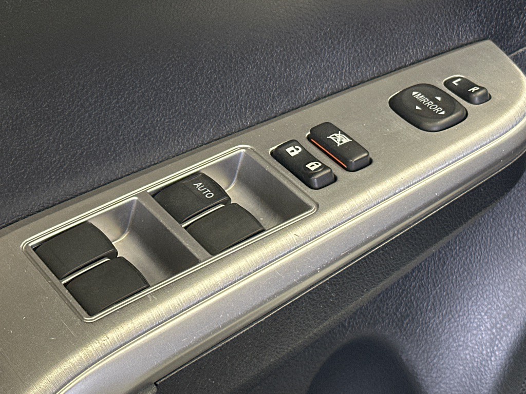 2013 Toyota Camry Image 17