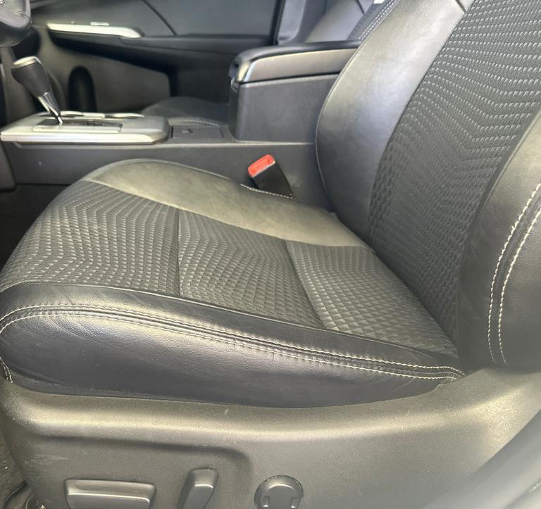 2013 Toyota Camry Image 18