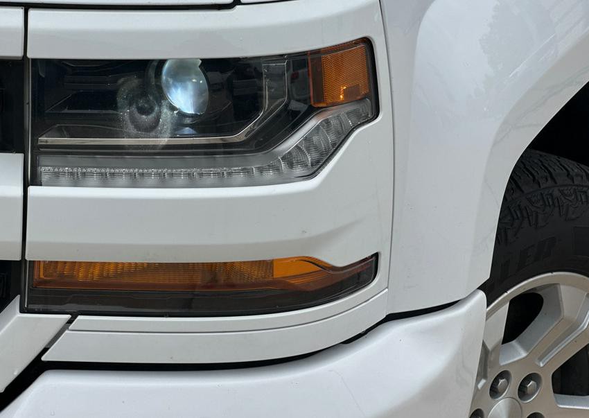2018 Chevrolet Silverado 1500 Image 2