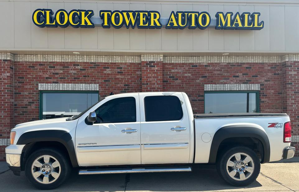 2011 GMC Sierra Image 2