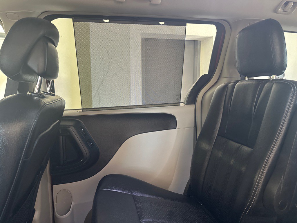 2015 Chrysler Town & Country Image 20