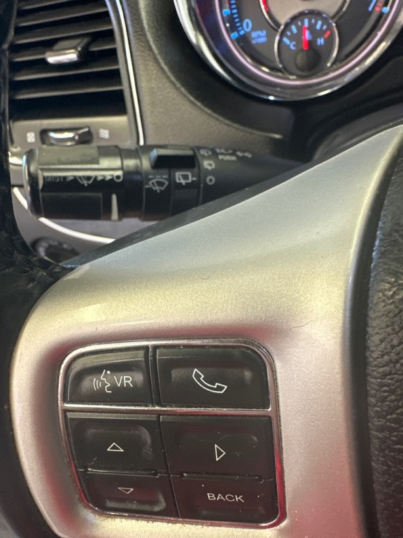 2015 Chrysler Town & Country Image 28