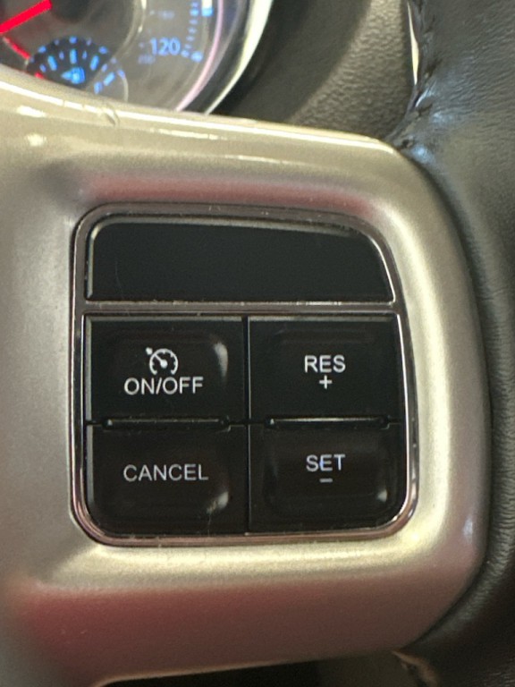 2015 Chrysler Town & Country Image 29