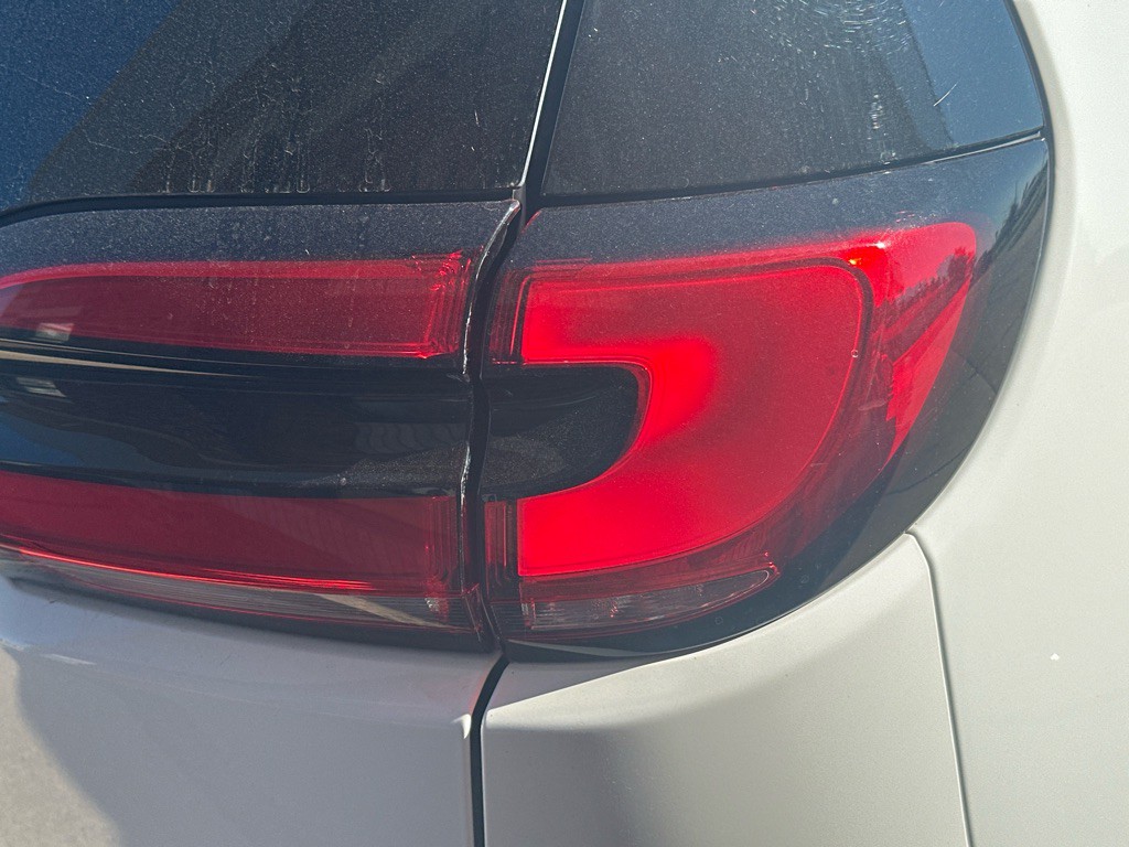 2023 Chrysler Pacifica Image 6