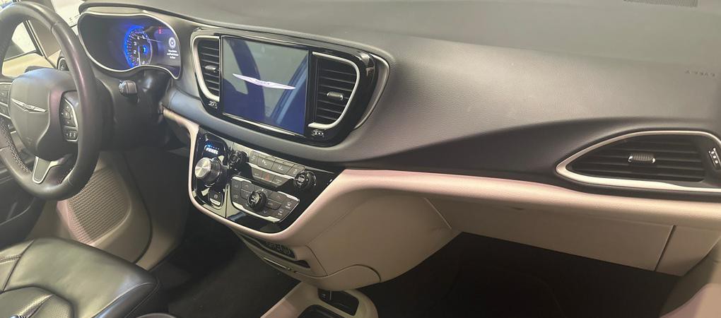 2023 Chrysler Pacifica Image 10