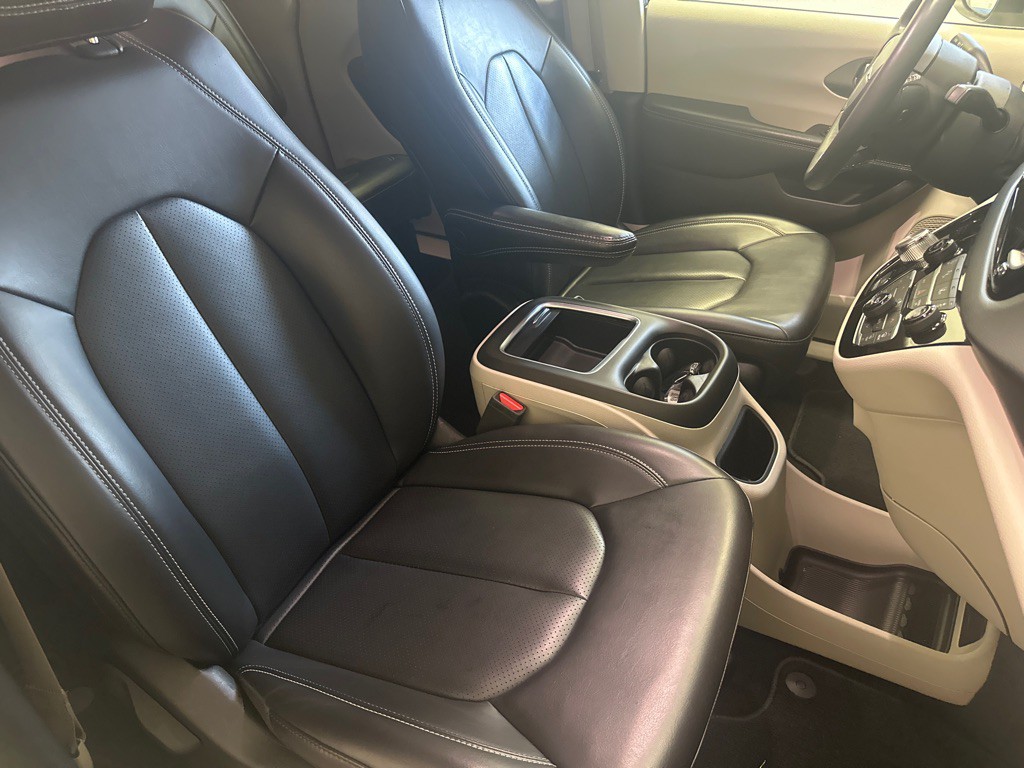 2023 Chrysler Pacifica Image 11