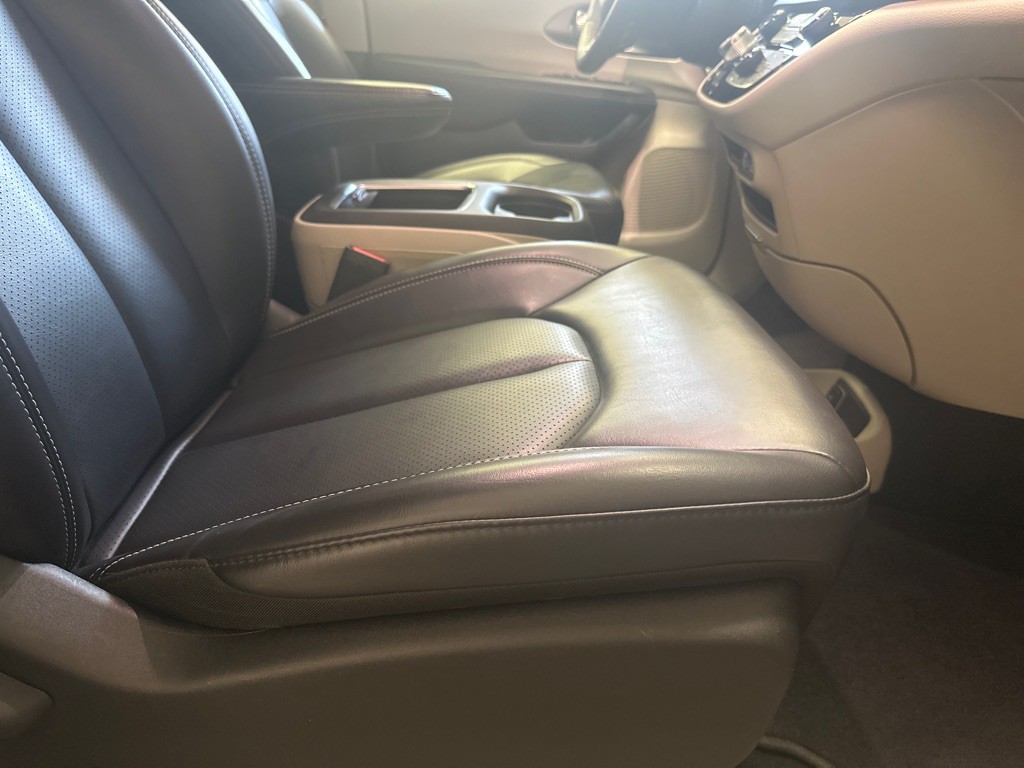 2023 Chrysler Pacifica Image 13