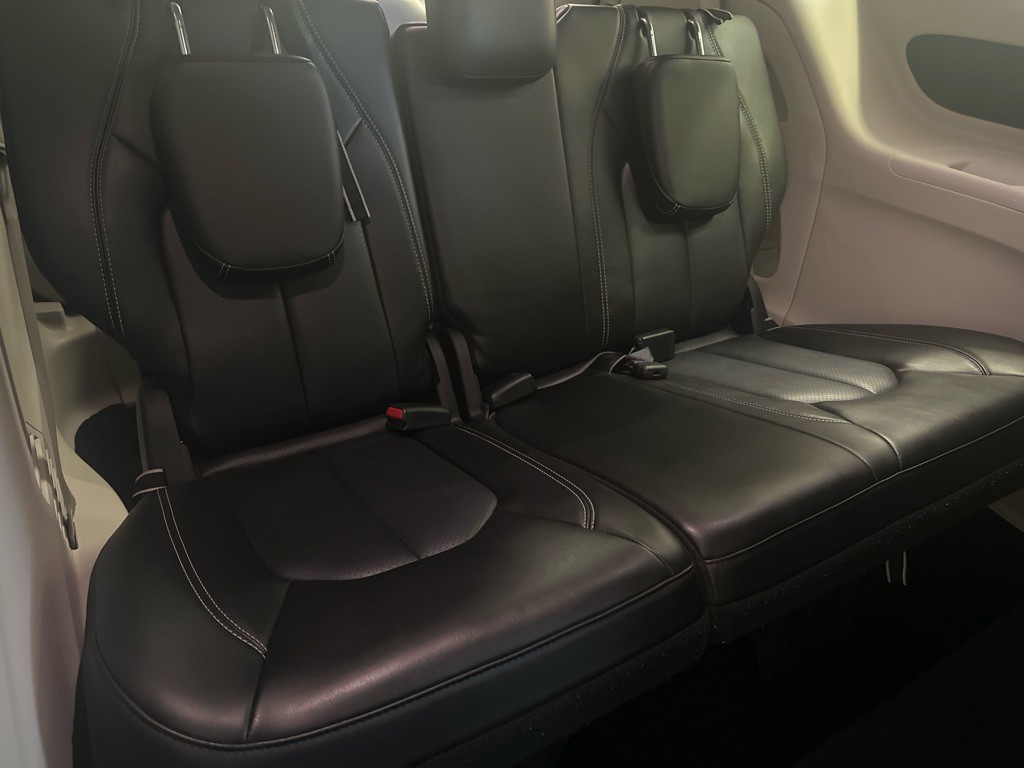 2023 Chrysler Pacifica Image 16