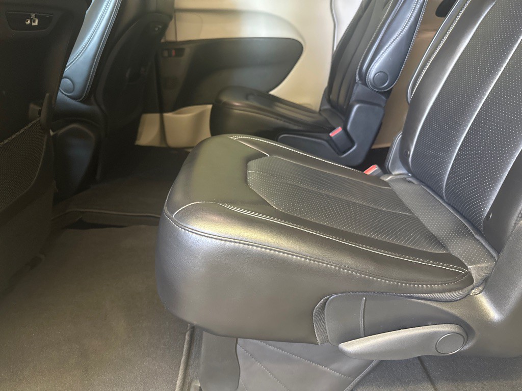 2023 Chrysler Pacifica Image 19