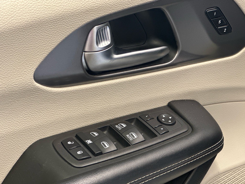 2023 Chrysler Pacifica Image 21