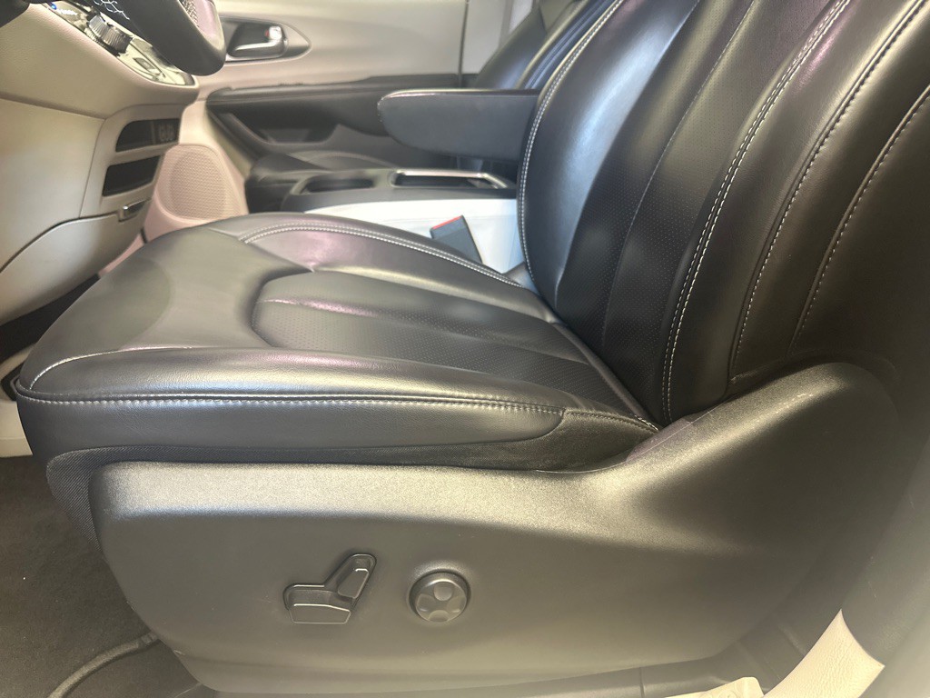 2023 Chrysler Pacifica Image 22